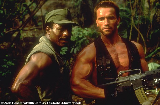 طلب الاستوديو تكملة أخرى لفيلم Predator عام 1987، بطولة أرنولد شوارزنيجر والراحل كارل ويذرز