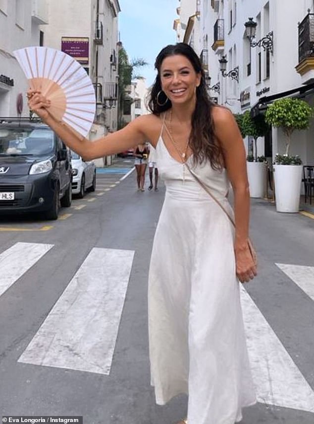 شاركت إيفا صورة لها وهي تستمتع بمدينة ماربيا الإسبانية الرائعة، حيث تعتبر الآن موطنًا لها (الصورة من Instagram)