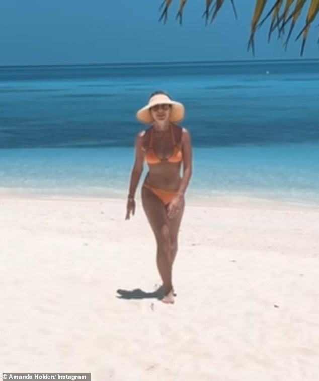 انتقلت عضو لجنة تحكيم برنامج Britain's Got Talent، البالغة من العمر 53 عامًا، إلى Instagram يوم الخميس لمشاركة مجموعة من أبرز أحداث العطلة من الوقت الذي قضته في جزيرة LUX South Ari Atoll الشاطئية