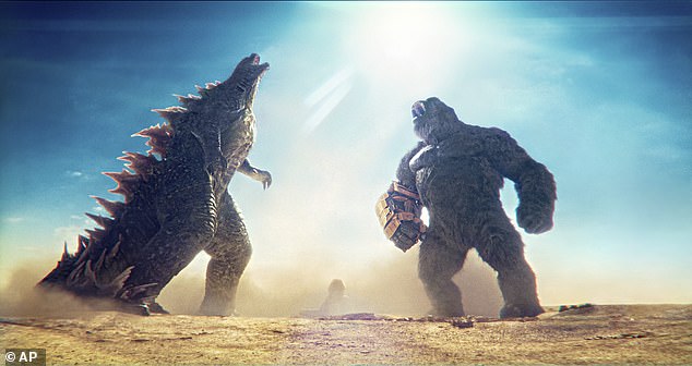 Godzilla x Kong: The New Empire احتفظت بقوة بالمركز الثالث.  ظلت مغامرة الخيال العلمي تملأ المقاعد لمدة خمسة أسابيع وتستمر في الاستمتاع بمبيعات التذاكر القوية.  وحقق الفيلم 7.2 مليون دولار خلال عطلة نهاية الأسبوع، إضافة إلى الإجمالي العالمي البالغ 519.3 مليون دولار