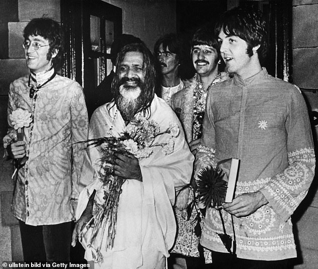 لقد كان بول مفتونًا منذ عقود بالممارسات الروحية الهندوسية.  تم تصويره هو وأعضاء فريق البيتلز الآخرين في عام 1967 مع 