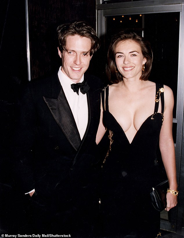 هيرلي وغرانت في العرض الأول لفيلم Four Weddings and a Funeral في المملكة المتحدة عام 1994