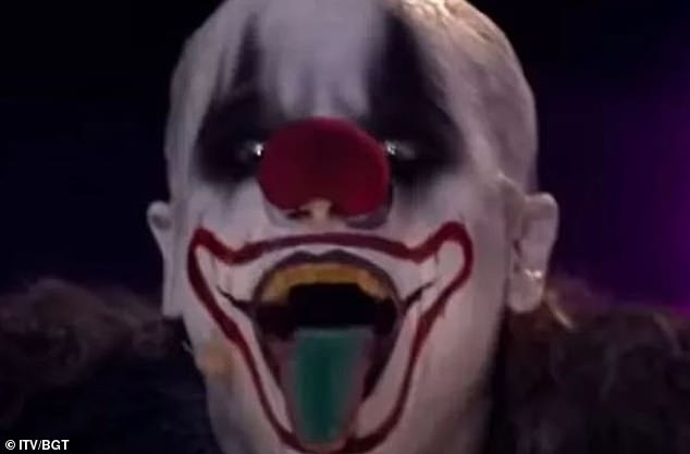 يُظهر أحد الأمثلة أن الرؤساء حاولوا إعادة إنشاء الضجيج حول العمل السحري المرعب لعام 2022 The Witch واقتربوا من الممثل المستقل أندرو فليتشر لتولي دور Scary Clown العام الماضي (في الصورة)