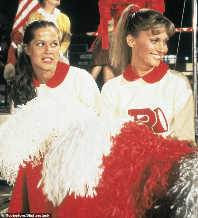 لعبت الممثلة دور باتي سيمكوكس أمام أوليفيا نيوتن جون وجون ترافولتا في الفيلم الرائج عام 1978 عن طلاب مدرسة ريدل الثانوية.